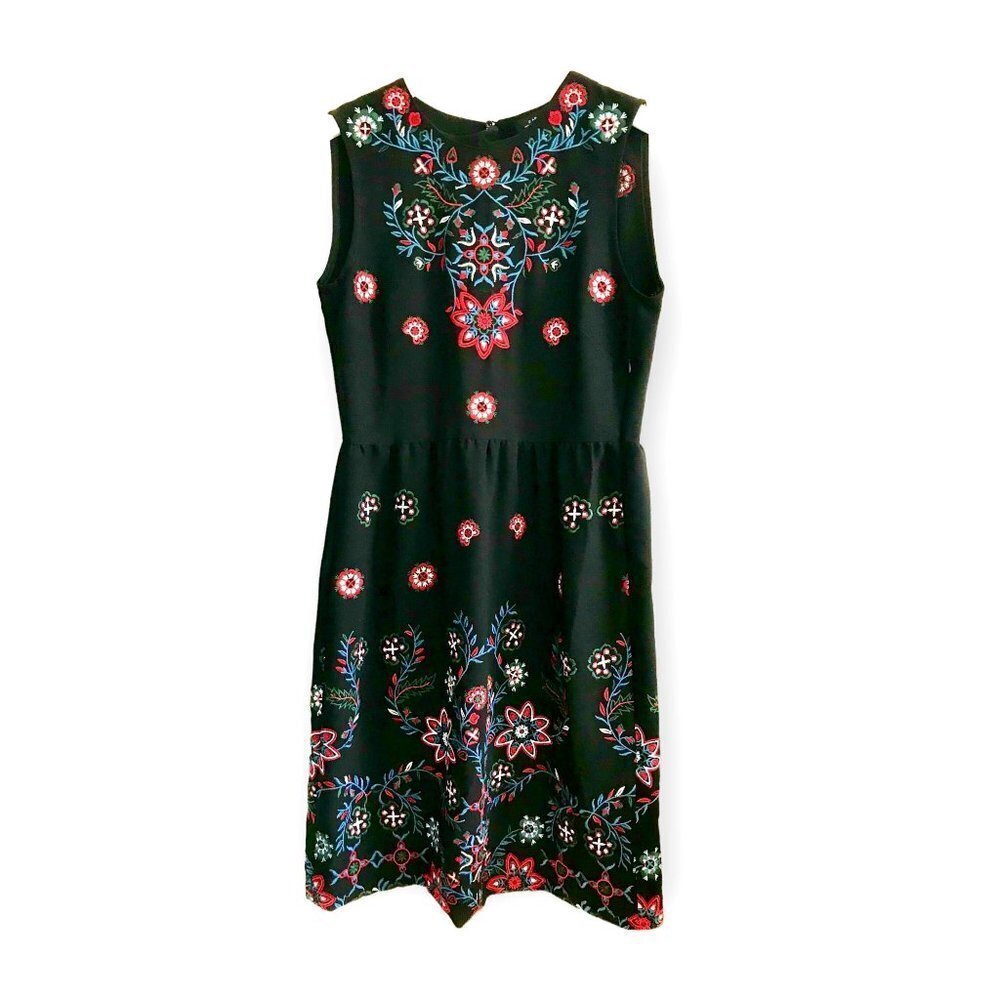 Zara Sleeveless Black Shift Dress with Embroideries, size M